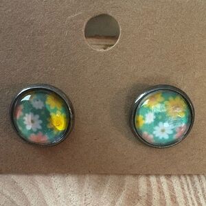 Handcrafted Colorful Daisy Floral Stud Earrings